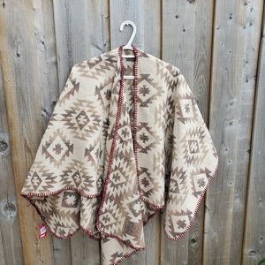 2/$30 🍁 NWT Blanket wrap OS